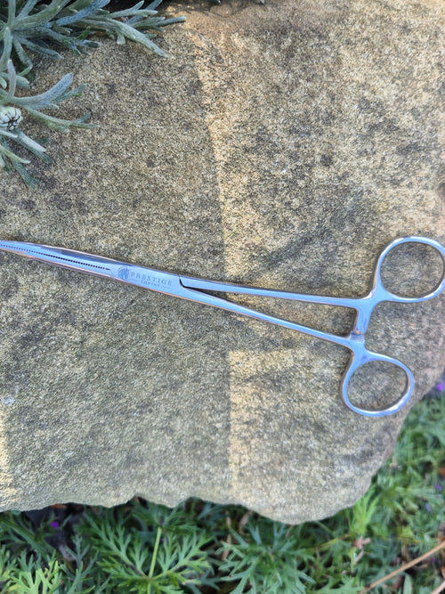 FORELOCK GRASPERS